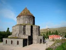 Kars_Church_Of_The_Apostles_2009_thumb.JPG