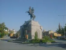 kirsehir ataturk aniti.jpg