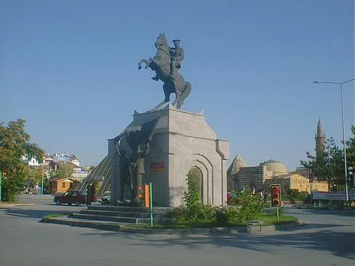kirsehir ataturk aniti.jpg kirsehir ataturk aniti.jpg